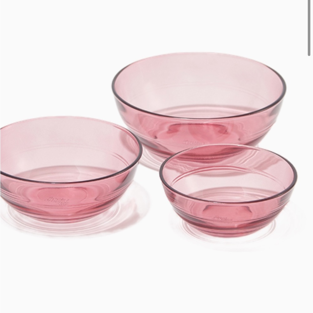 Brand new in original box social studies set of three nesting bowls